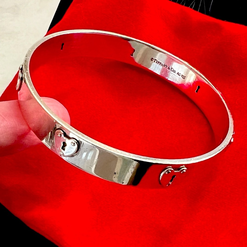 Tiffany & Co. Silver Locks Heart Keyhole Bangle Bracelet